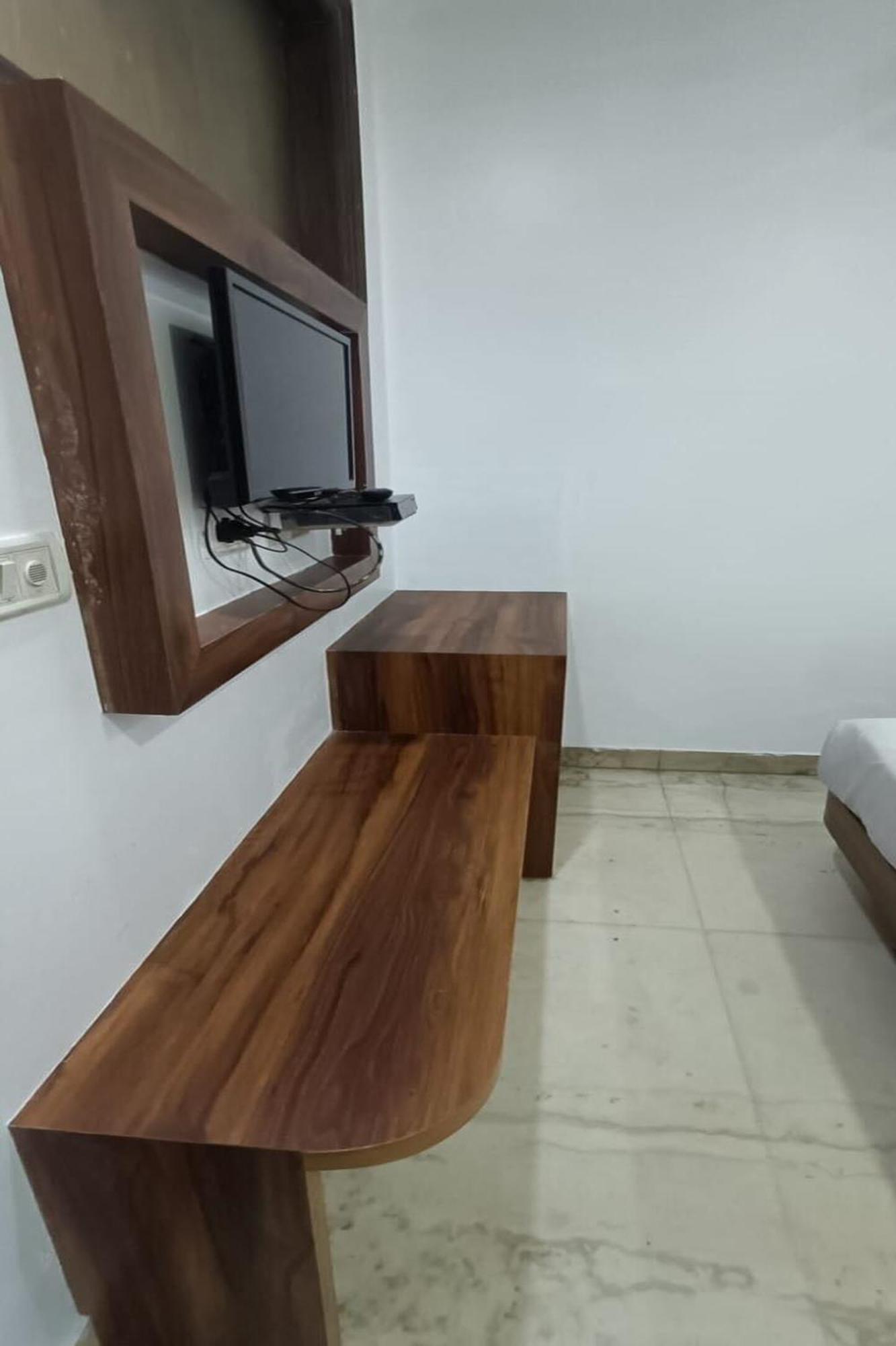 Hotel A10 International New Delhi Exterior photo